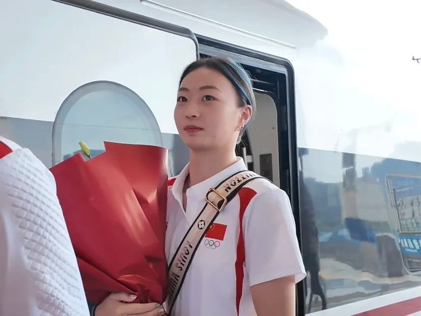 华体会娱乐平台塞尔维亚队观众热烈欢呼！，莎拉波娃迎来七赛季出色发挥观众掌声雷动的简单介绍